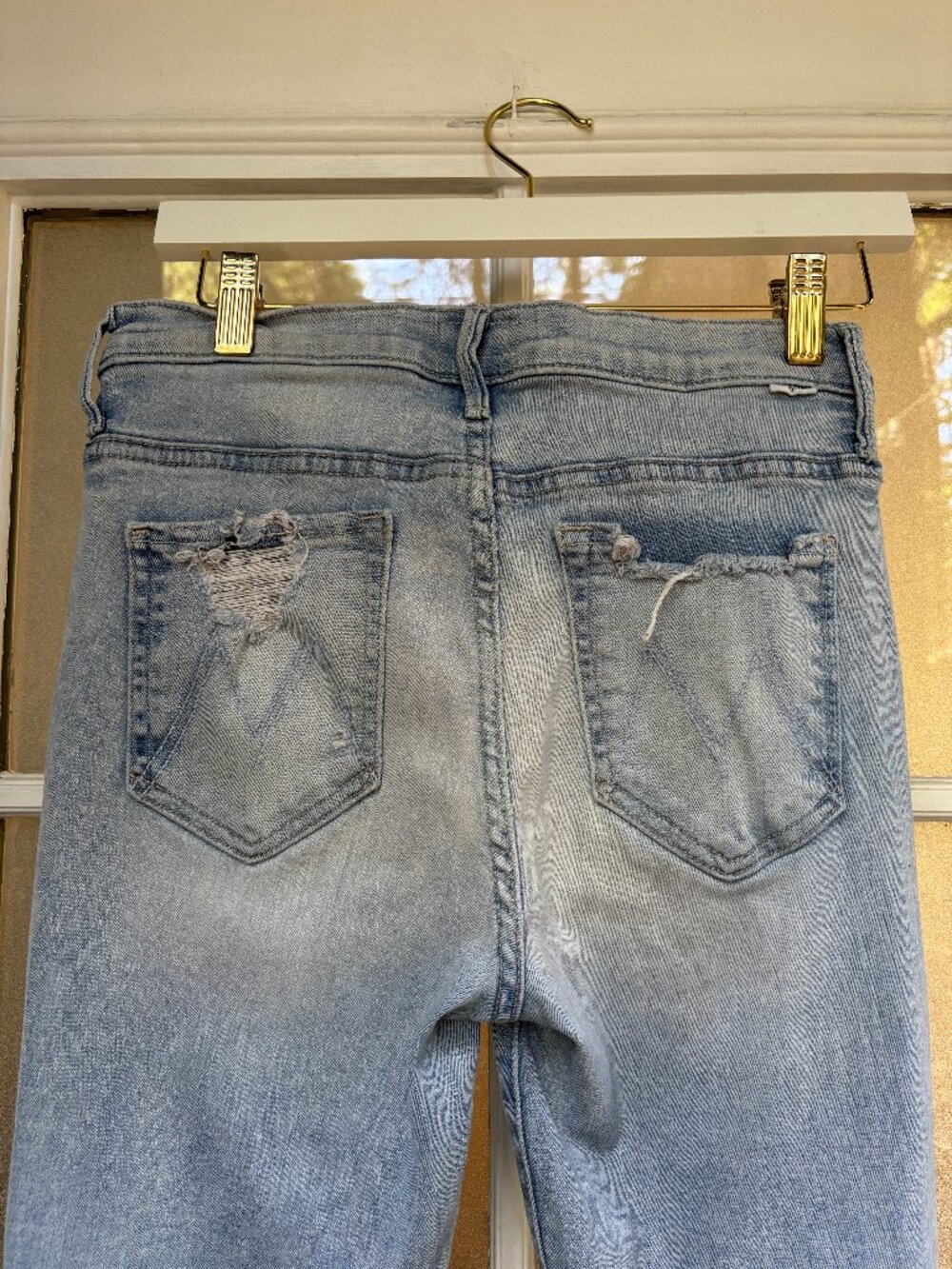 MOTHER The Weekender Fray Jeans – Size 27 – Distressed Flare - Picture 7 of 16